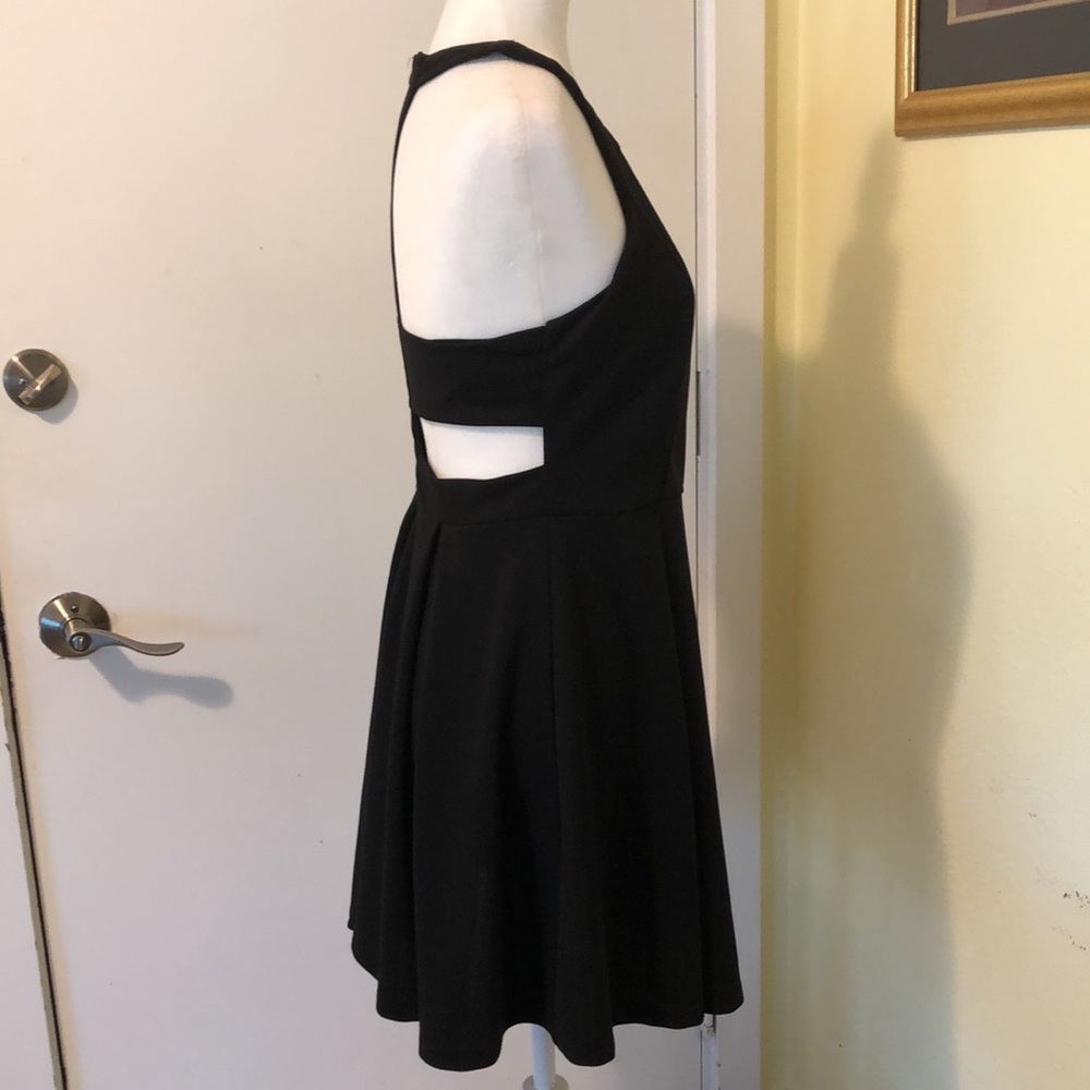 NWOT Sexy SHEIN cutout skater dress - Picture 6 of 7
